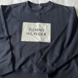 NWOT boxy crew neck sweatshirt.